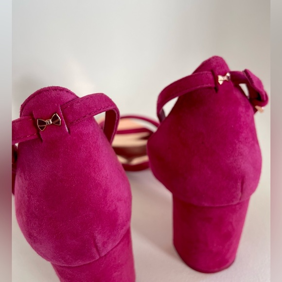 In very good condition Ted Baker London Block Heels Fuchsia Strap Sandals - Picture 7 of 13